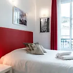 Montmartre Apartments Dalida